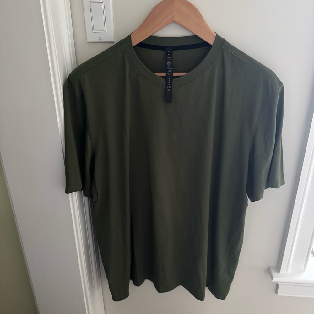 lululemon athletica Green Short Sleeve Tee